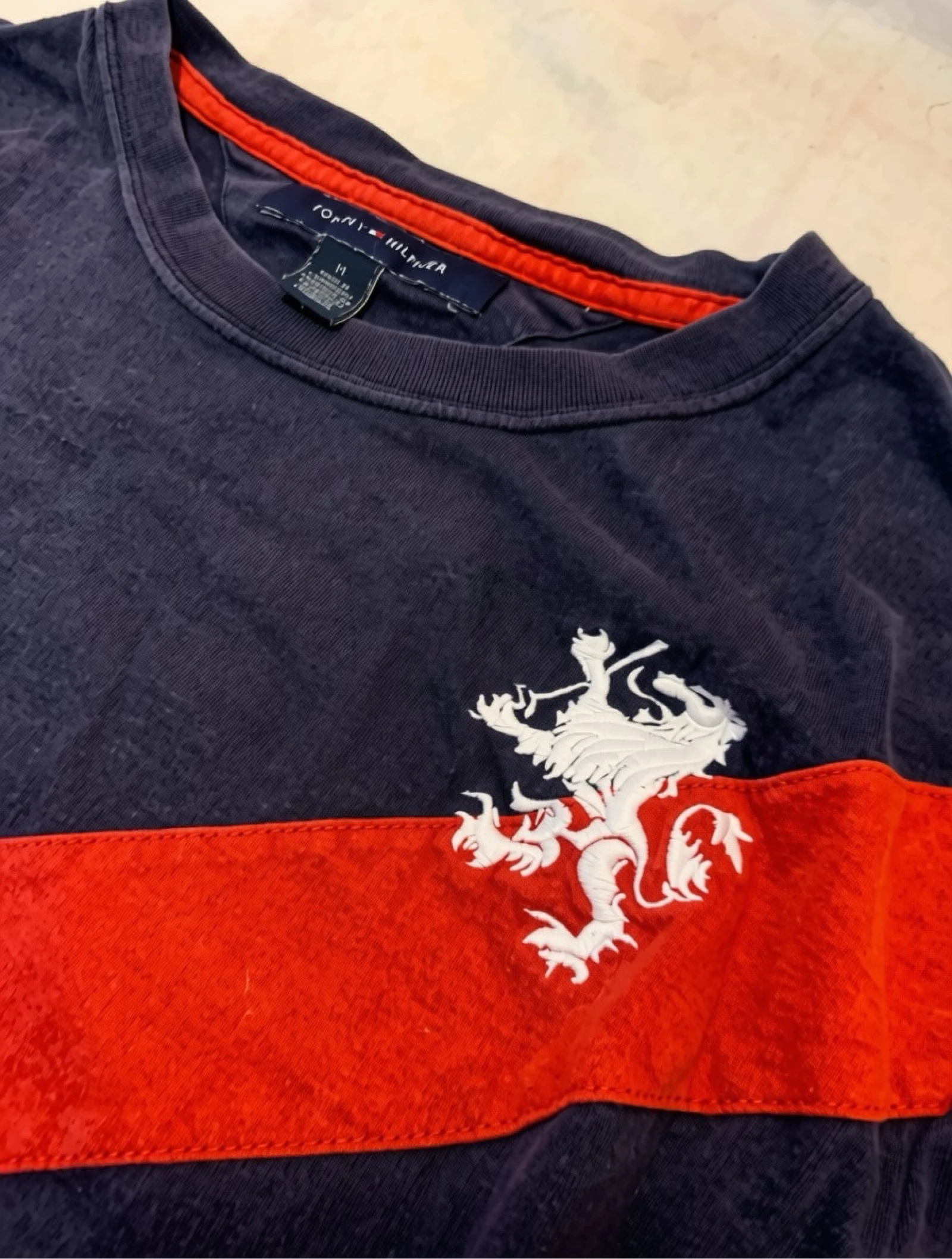 Camiseta Tommy Hilfiger Original Vintage Estampada – photo 2